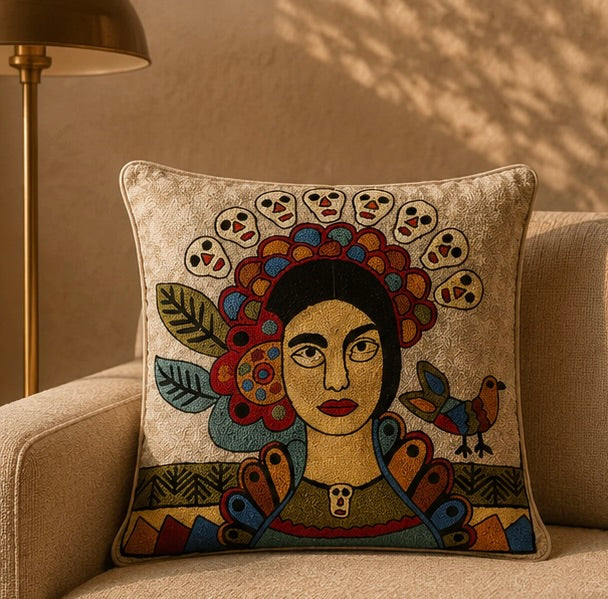 Coussin Brodé Kashmi — La Reine des Fleurs · Pièce Unique