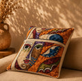 Coussin Brodé Kashmi — Double Regard · Pièce Unique
