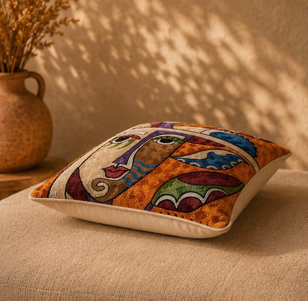 Coussin Brodé Kashmi — Double Regard · Pièce Unique